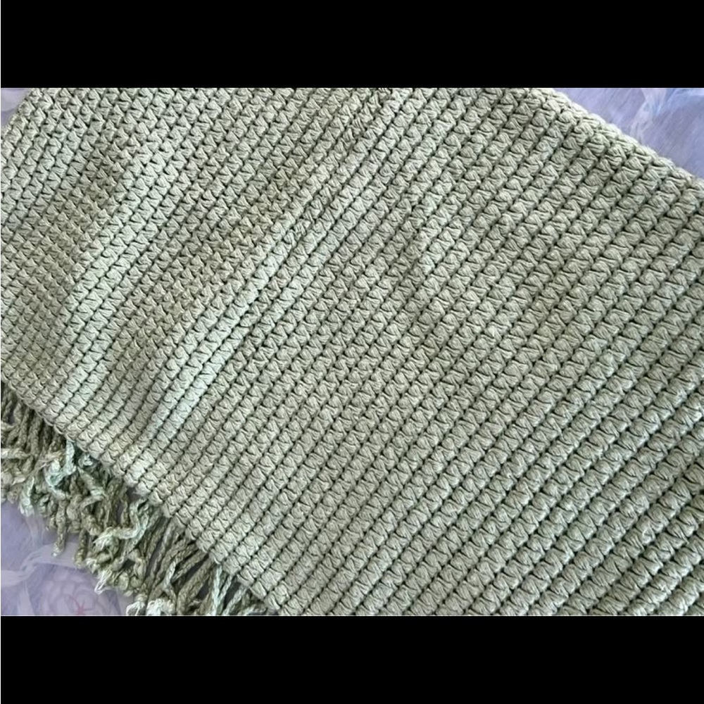 Cozy knit lime green fringe throw blanket